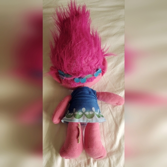 Trolls poppy plushie - Picture 2 of 2